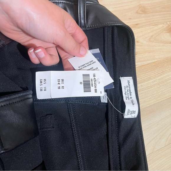 Abercrombie & Fitch Curvy Love Vegan Leather 90s Straight Pant Black Size 32 NWT - Picture 8 of 9